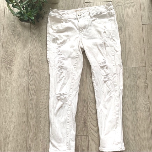 AE- White Distressed Stretch Jegging Crop - Picture 4 of 8